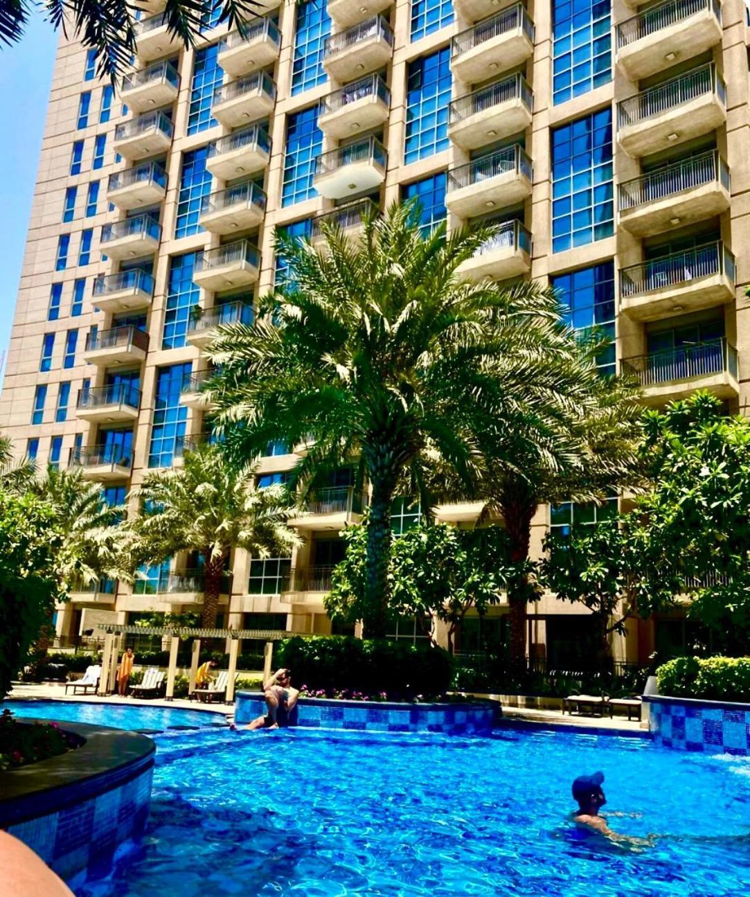 Homestay Exceptional Master - Near And Overlooking Burj Khalifa - Host Has Access To Living Space