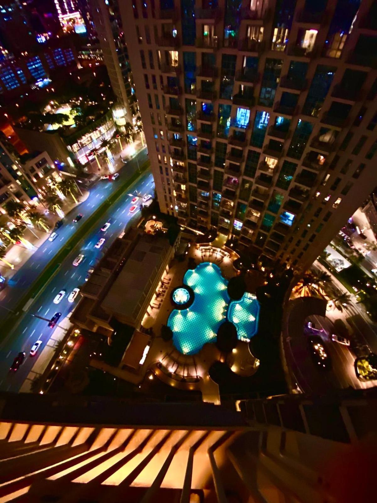 Exceptional Master - Near And Overlooking Burj Khalifa - Host Has Access To Living Space Dubai